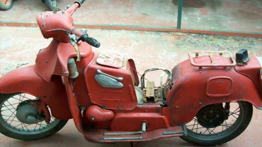 Galletto da restaurare con Regolatore Marelli IF R 2A equipaggiamento originale Galletto 192 cc avviamento elettrico